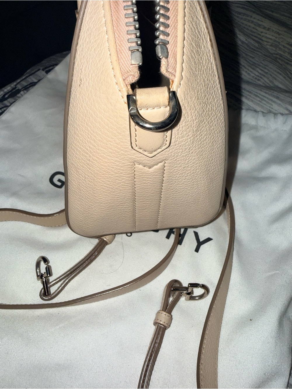 Givenchy Mini Antigona Beige - Picture 4 of 12